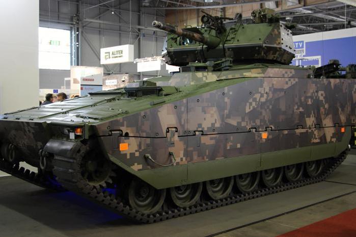 طورت عربة Hägglunds CV9040 من BAE Systems، في الأساس لتُلبِّي متطلّبات الجيش السويدي