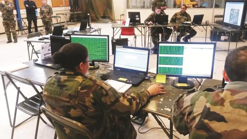  تقدم DCI تدريبات عملانية في مجال الهندسة العسكرية وتحليل البرامج كجزء من ء من التعاون في الدفاع السيبراني