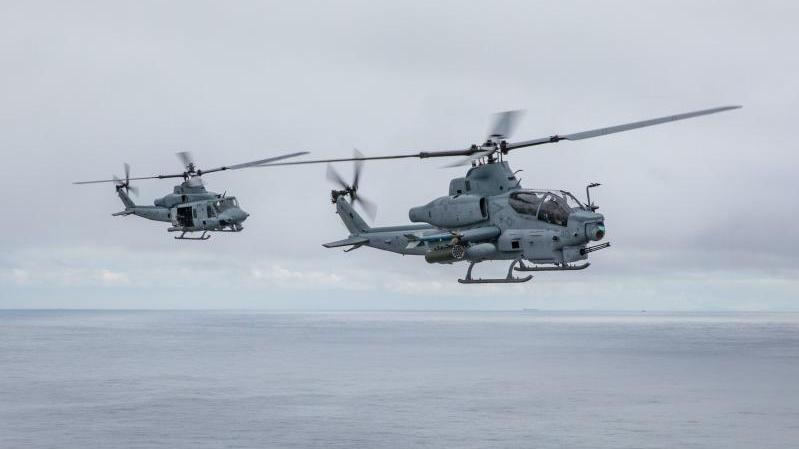 طائرتا AH-1Z Viper وUH-1Y Venom