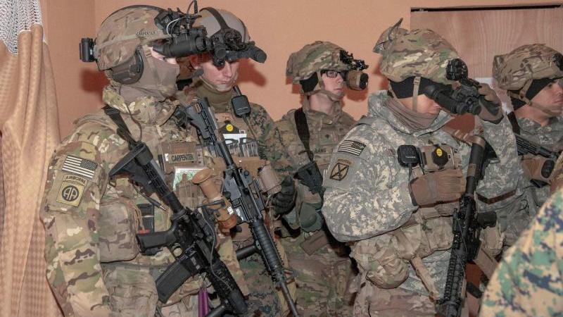 هناك تركيزٌ رئيسي لفريق SL CFT لدى «القيادة المستقبلية للجيش الأميركي» US Army Futures Command، على «منظار الرؤية الليلية المحسَّنة» Enhanced Night Vision Goggle- «ثنائي العين» Binocular (ENVG-B). الصورة: L3Harris