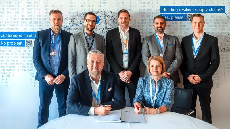thyssenkrupp Aerospace and Saab sign renewal of their partnership