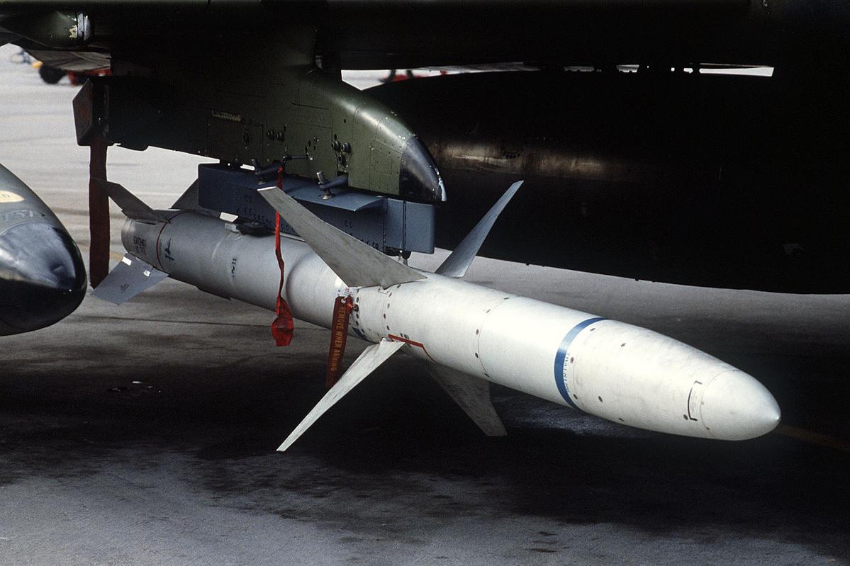 الصاروخ العالي السرعة المضاد للإشعاعات الرادارية» Raytheon AGM-88 (HARM)