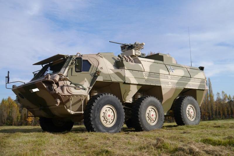 تعمل هولندا على تطوير قدرتها على استطلاع عوامل CBRN من خلال استبدال 12 عربة من طراز FUCHS صنع Rheinmetall والتي تعمل في CBRN Response Unit منذ العام 2003