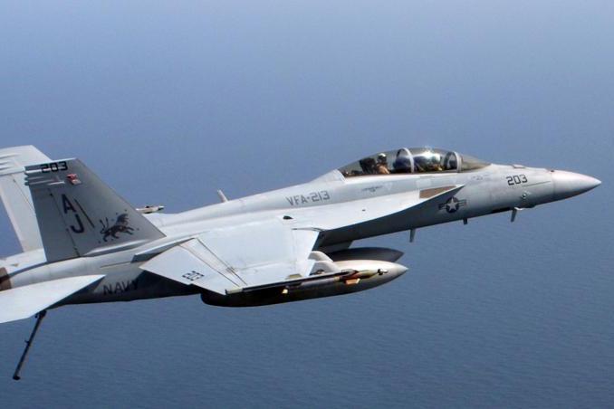 طلبت الكويت 22 مقاتلة F/A-18E Super Hornet وست مقاتلات F/A-18F ثنائية المقعد، وسيتم تطويرها جميعاً إلى مستوى قريب من طراز Block III الجديد الخاص بالبحرية الأميركية