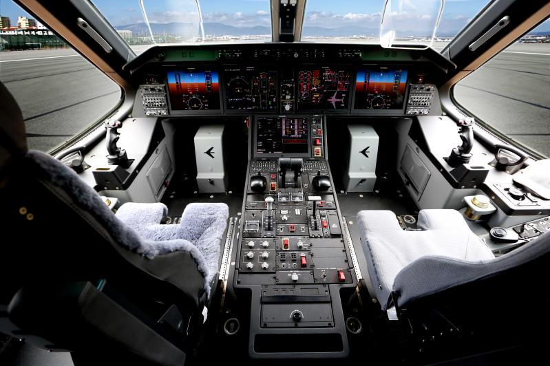 قمرة قيادة لطائرة النقل Embraer C390 مطورة من قِبل Collins Aerospace