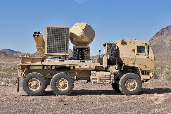 رادار KuRFS الذي بإمكانه أن يرصد أفراداً أو عربات، أو طائرات، وصواريخ غير موجهة وقذائف مدفعية وهاون» (RAM).  الصورة: Raytheon