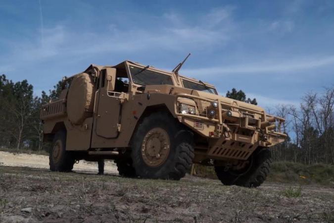 SHERPA Special Forces Light هي عربة هجوم خفيفة للقوات الخاصة، وهي تلائم تماماً القوات الخاصة بفضل مرونتها فوق جميع التضاريس، وقدرتها على الرمي على مدار 360 درجة