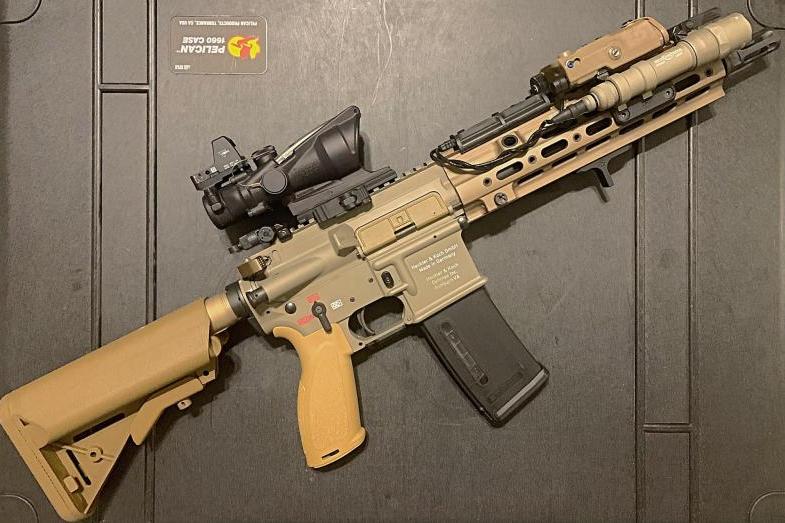 طورت Heckler & Koch البندقية الهجومية HK416 في تسعينيات القرن الماضي لتلبية متطلبات قوة Delta التابعة للجيش الأميركي