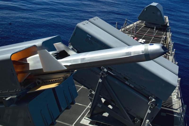 «الصاروخ الضارب البحري» Naval Strike Missile (NSM)  من صنع شركتي Kongsberg  وRaytheon