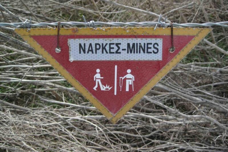 A minefield warning in the Cyprus Green Zone. (UNFICYP/Juraj Hladky)