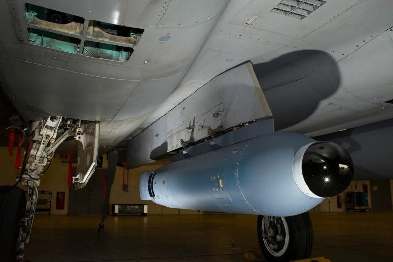 يمكن تجهيز مقاتلات F-15C و F-16 التابعة لسلاح الجو الأميركي بحاوية استشعار LEGION POD صنع Lockheed Martin
