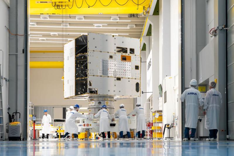 Arrival of the Galileo to the Friedrichshafen cleanroom. Credit: Airbus