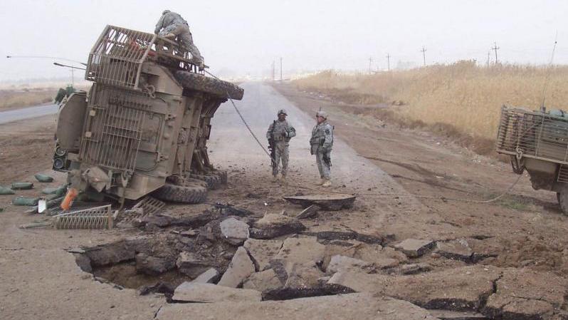  -	في الآونة الأخيرة كانت الألغام، وعلى وجه الخصوص حشوات IED، العنصر الأبرز في الصراعات التي كانت دائرة في العراق وأفغانستان