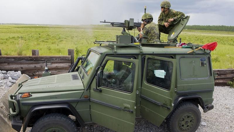 تستخدم القوات المسلحة الكندية CAF عربة الخدمة الخفيفة المدولبة LUVW التي تستند إلى عربة Mercedes G-WAGON