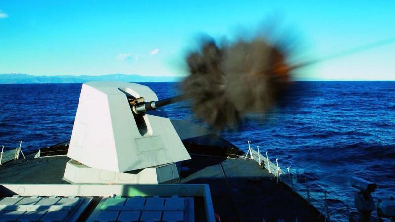 ستزود Leonardo شركة Lockheed Martin Australia، بأربعة مدافع بحرية خفيفة الوزن من طراز OTO 127/64 Volcano، لسفن قتال السطح الكندية الجديدة CSC