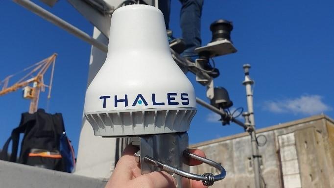 Antenne satcom Thales VesseLINK 200. @Thales