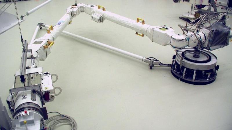 European Robotic Arm, cleanroom Airbus Defence and Space Netherlands –Copyright Airbus DS NL