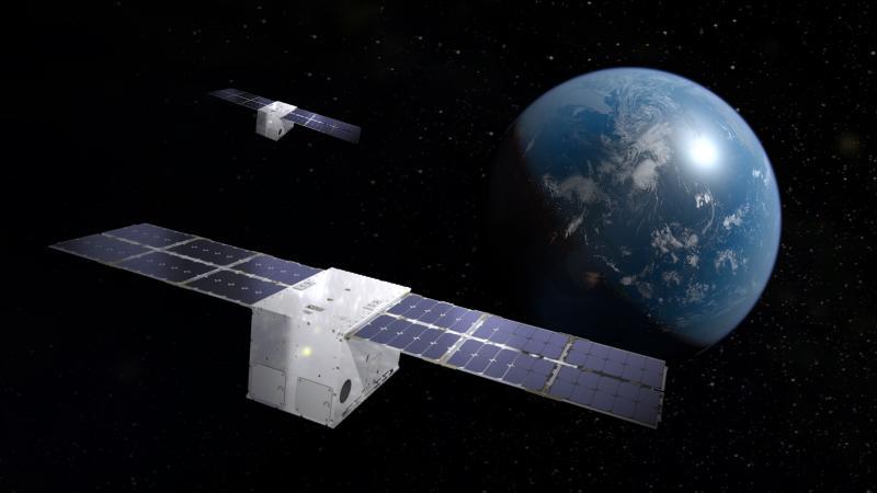 LM LINUSS Pair In Space