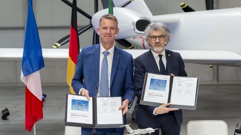 Jean-Brice Dumont (Airbus DS) and Lucio Valerio Cioffi (Leonador S.p.A) - Eurodrone Signature