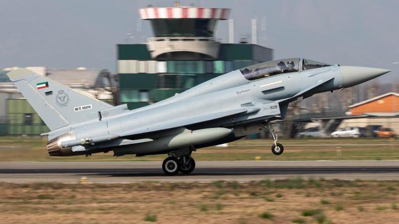 Eurofighter Typhoon taking off from Leonardo plant in Turin heading Kuwait (credits @alessandromaggia)