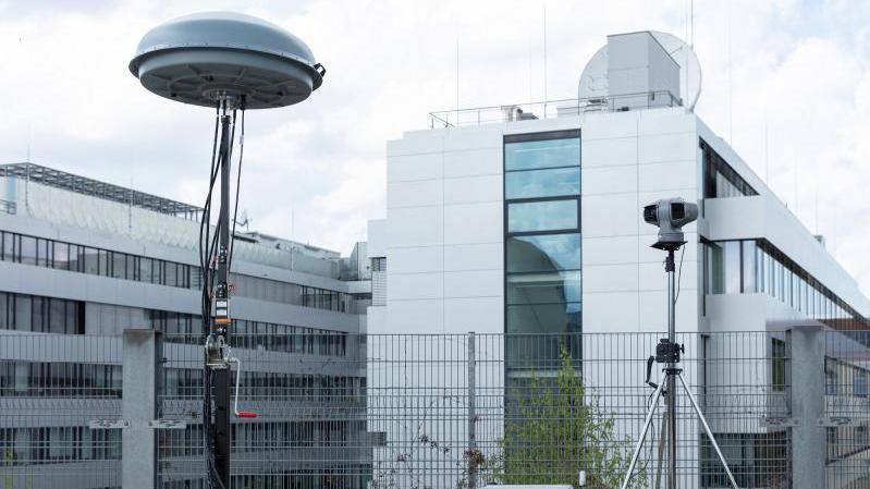 R&S ARDRONIS counter drone solution with the new R&S ADD557SR direction finding and monitoring antenna from Rohde & Schwarz. (Image: Rohde & Schwarz)