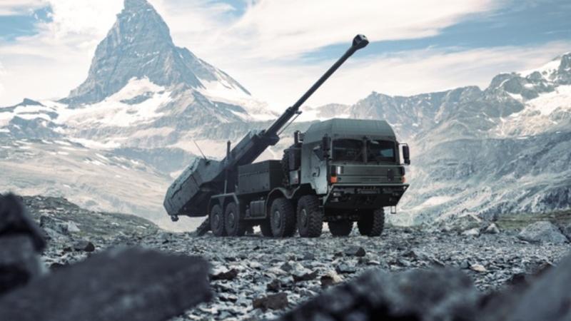 ARCHER is the ultimate “shoot and scoot” howitzer and is capable operating in challenging terrains.