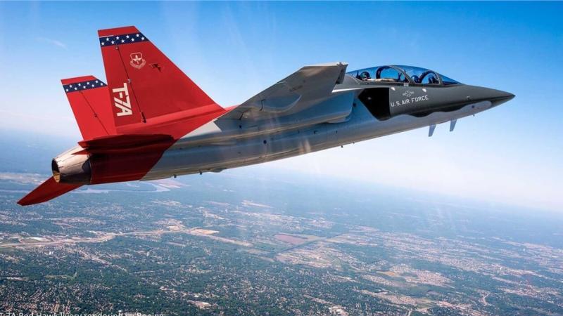 طائرة التدريب المتقدم T-7A Red Hawk وهي نتاج مشترك يجمع بين شركتي  Boeing و Saab