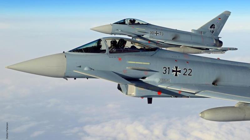 مُنحت شركة HENSOLDT عقداً للمرحلة الثانية من صيانة مقاتلة Eurofighter. ويغطي العقد مهام الخدمة لحصة HENSOLDT من أنظمة Eurofighter المختلفة في مجالات الرادار، والحماية الذاتية وإلكترونيات الطيران