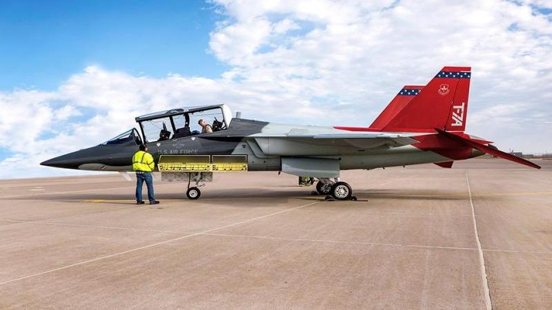 طائرة التدريب المتقدم Red Hawk في المرحلة النهائية لإجراء التجارب