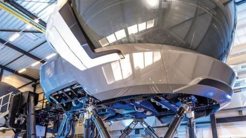 FLIGHT SIMULATOR