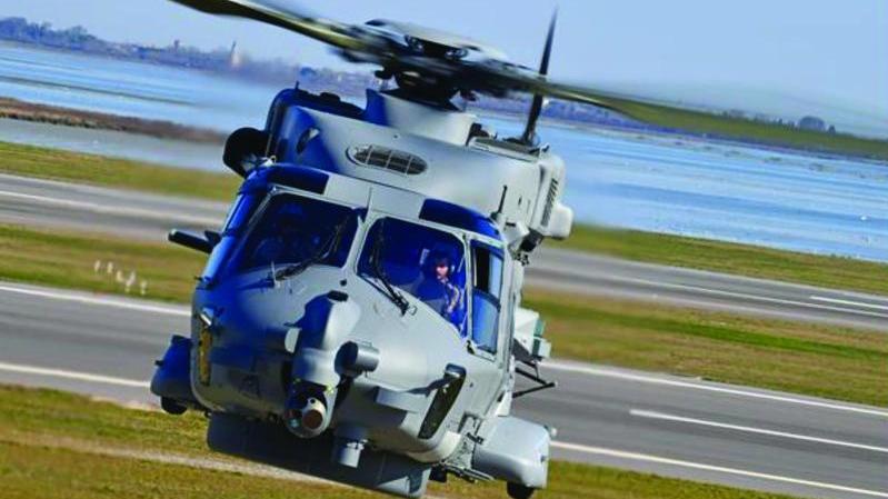 الطراز NFH من NH90 هو عبارة عن طوافة بحرية متراصة تركن على متن السفن