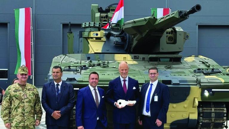 تشغّل مجموعة Rheinmetall مركز الكفاءة الأحدث عالمياً لإنتاج العربات المدرعة والمجنزرة، وعلى وجه الخصوص Lynx الأكثر ابتكاراً في العالم