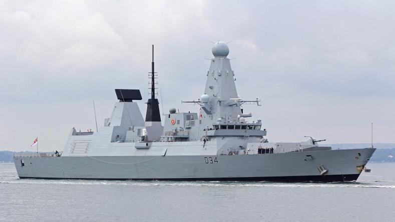 لعبت مدمرة الدفاع الجوي Type 45 HMS Diamond التابعة للبحرية الملكية البريطانية دوراً رئيسياً في الدفاع عن الملاحة في البحر الأحمر. الصورة: BAE Systems