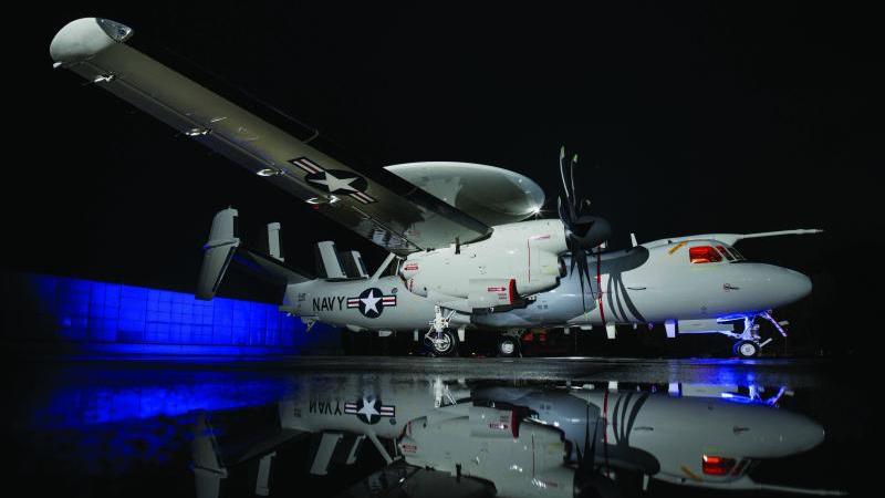 E-2D Advanced Hawkeye هي طائرة قيادة وسيطرة محمولة جواً، جاهزة للقتال عالي المستوى في البيئات البحرية والساحلية والبرية