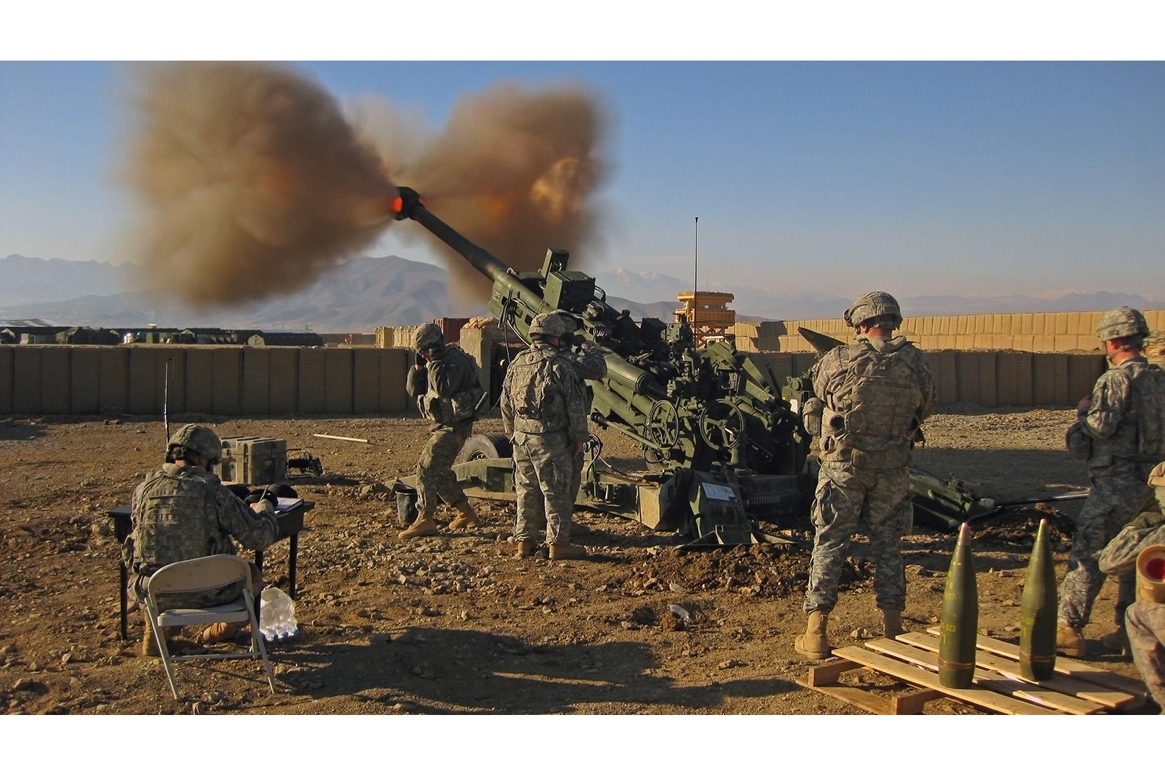 M777