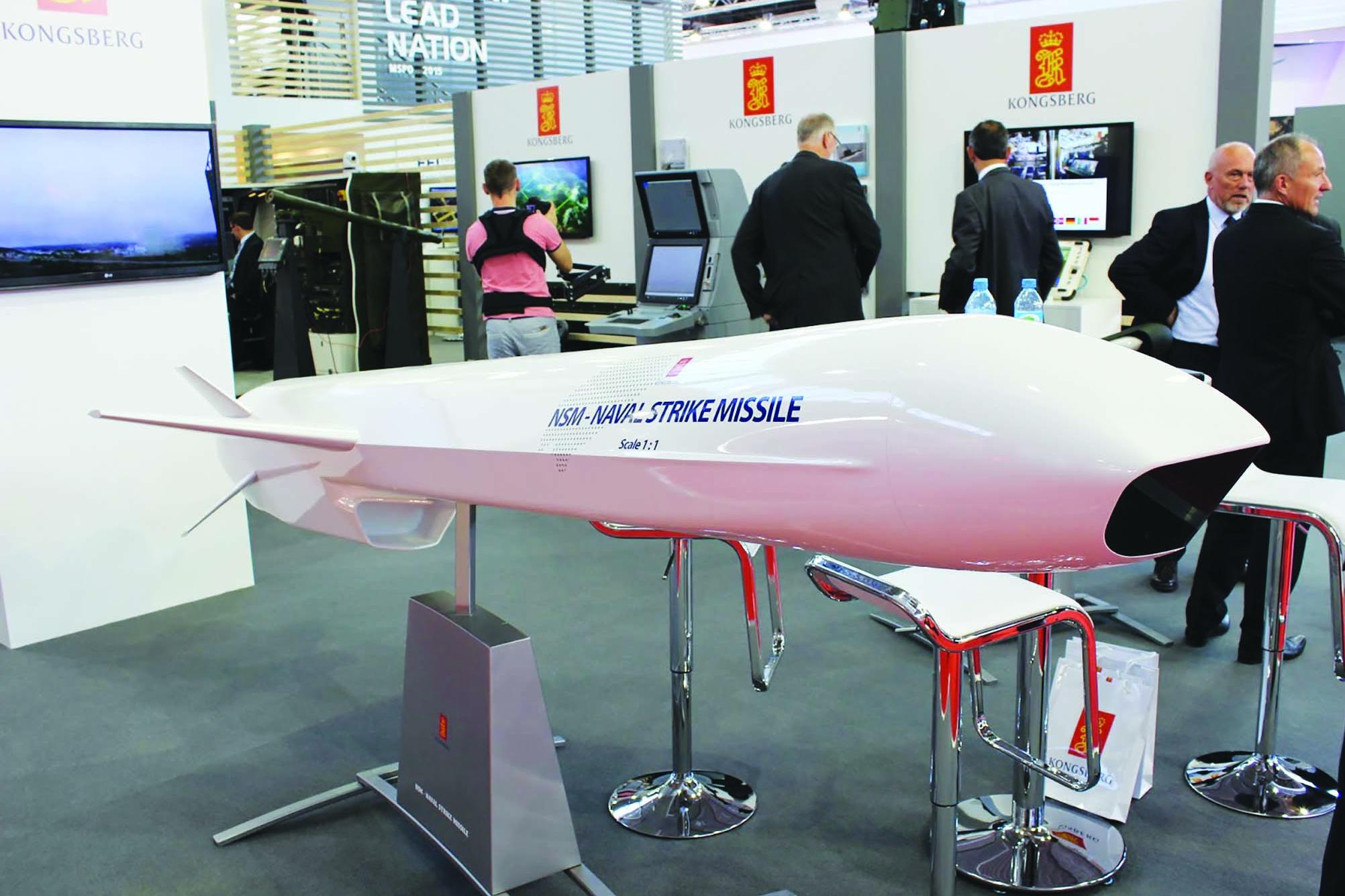 اعتادت Kongsberg على المشاركة الفعالة في معارض DSEI. ويبدو في الصورة الصاروخ البحري الضارب NSM