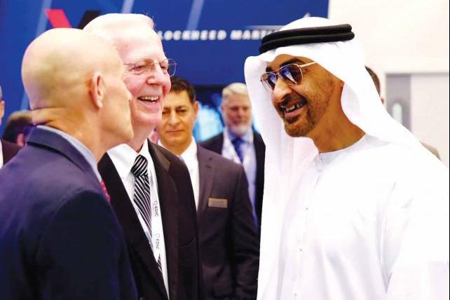 صاحب السمو الشيخ محمد بن زايد في زيارة لجناح Lockheed Martin