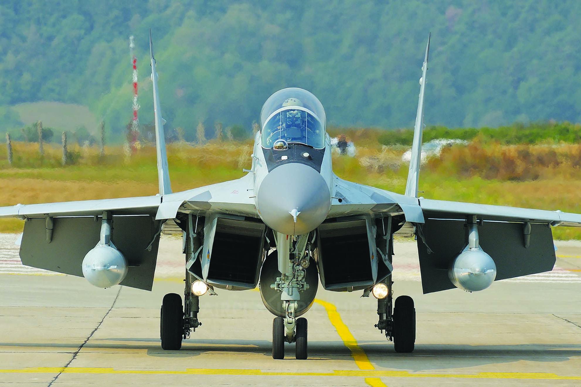 جذبت المقاتلة المتعددة الأغراض MiG-29M2 انتباه ممثلي سلاح الجو من زائري المعرض
