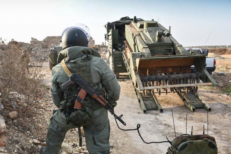 تستخدم روسيا النظام الروبوطي لإزالة الألغام URAN-6، من صنع JSC 766UPTK