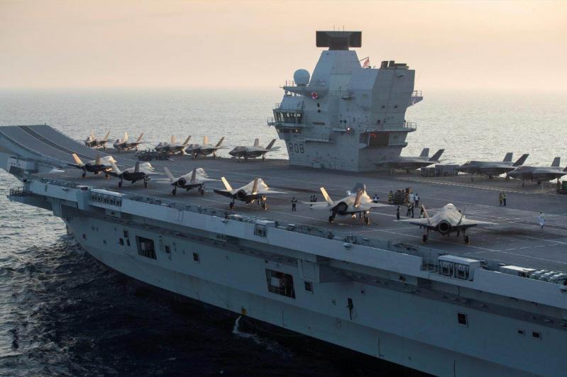 -	مقاتلات F-35B طراز الإقلاع والهبوط العاموديين صنع   Lockheed Martin على متن حاملة الطائرات البريطانية Queen Elizabeth