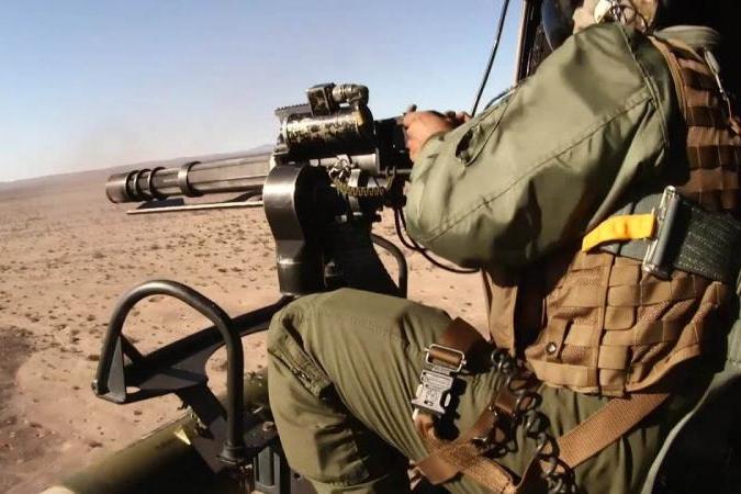  -	المدفع الرشّاش M134 Gatling مركباً على طوافة UH-1y Huey