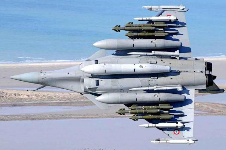 Meteor بمقاتلات  Dassault Rafale