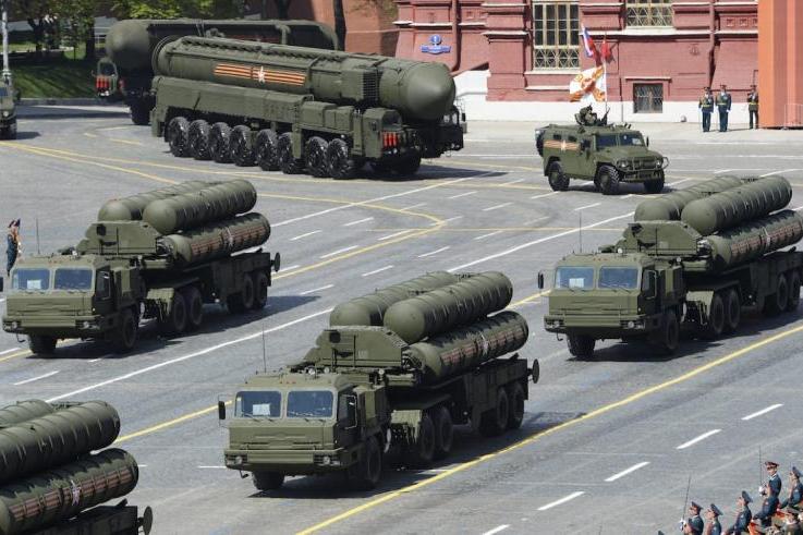 -	عرض نظام S-400 Triumf في احتفالات يوم النصر الروسي في شهر شباط/فبراير الفائت