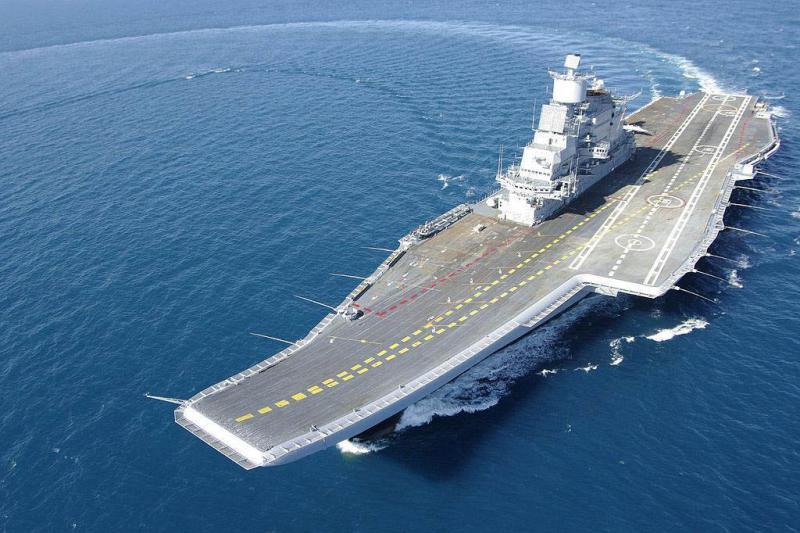 حاملة الطائرات الهندية INS Vikramaditya