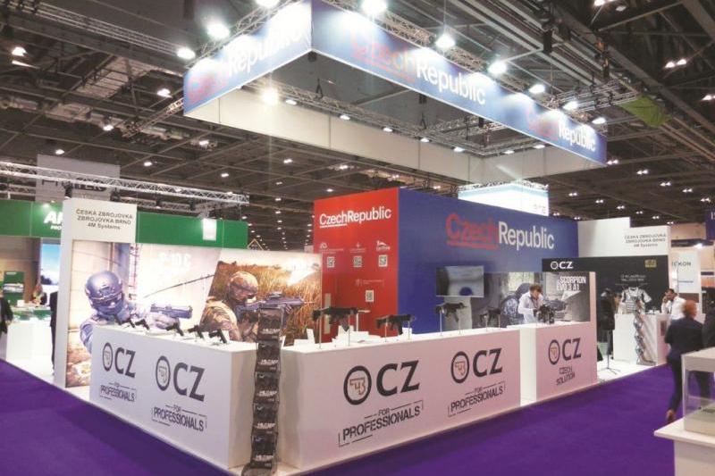 جناح شركة CZ التشيكية في المعرض