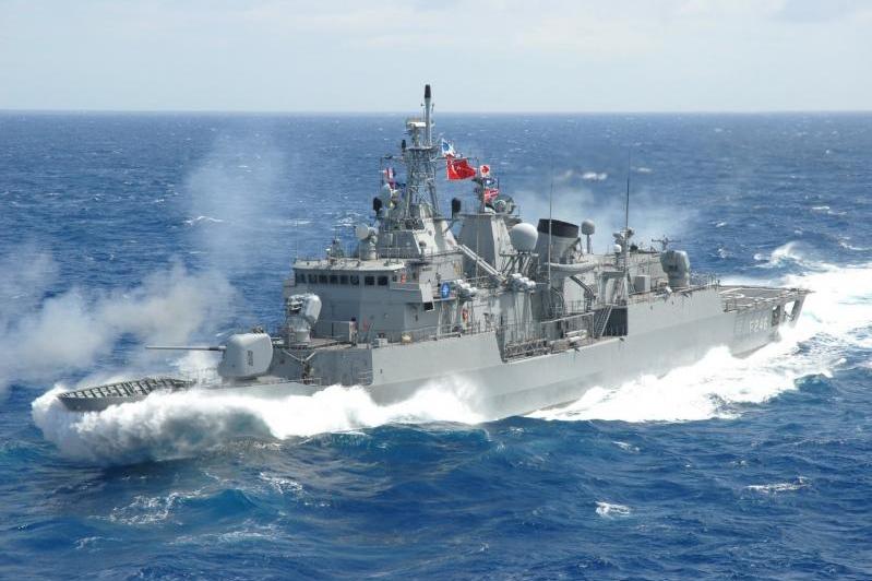 مدمِّرة تركية لحرب الدفاع الجوّي TF-2000 (ADW)