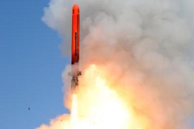  عَمَدت البحرية الفرنسية إلى إدماج «الصاروخ الجوّال البحري» Missile Croisière Naval (MdCN) المعروف أيضاً بتسمية NCM في الفرقاطات المتعدّدة المهام FREMM من فئة AQUITAINE. الصورة: MBDA
