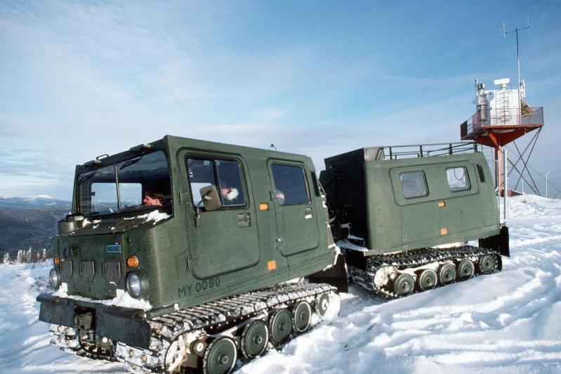 تحتفظ القوات المسلحة الكندية بِـ 78عربة  BV 206 التي يتم تصنيعها من قِبَل شركة BAE Systems Hagglunds