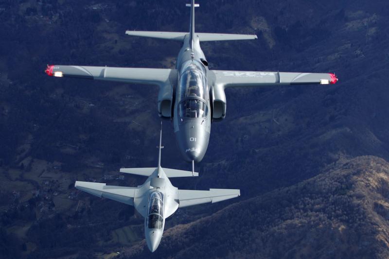 طائرتا التدريب الأولي والمتقدم M-345 و M-346