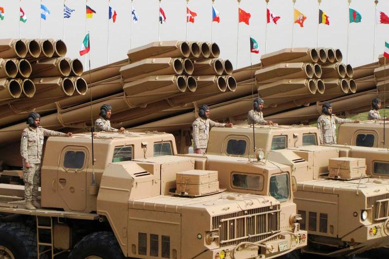 راجمة الصواريخ BM-30 Smerch مع صواريخ 300x12 ملم، تابعة للقوات المسلحة الكويتية. الصورة: Rosoboronexport